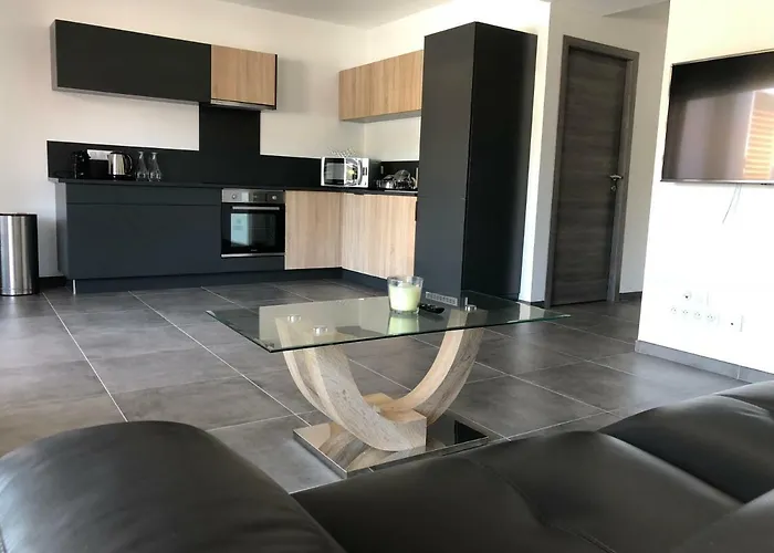 Capriona Porto-Pollo